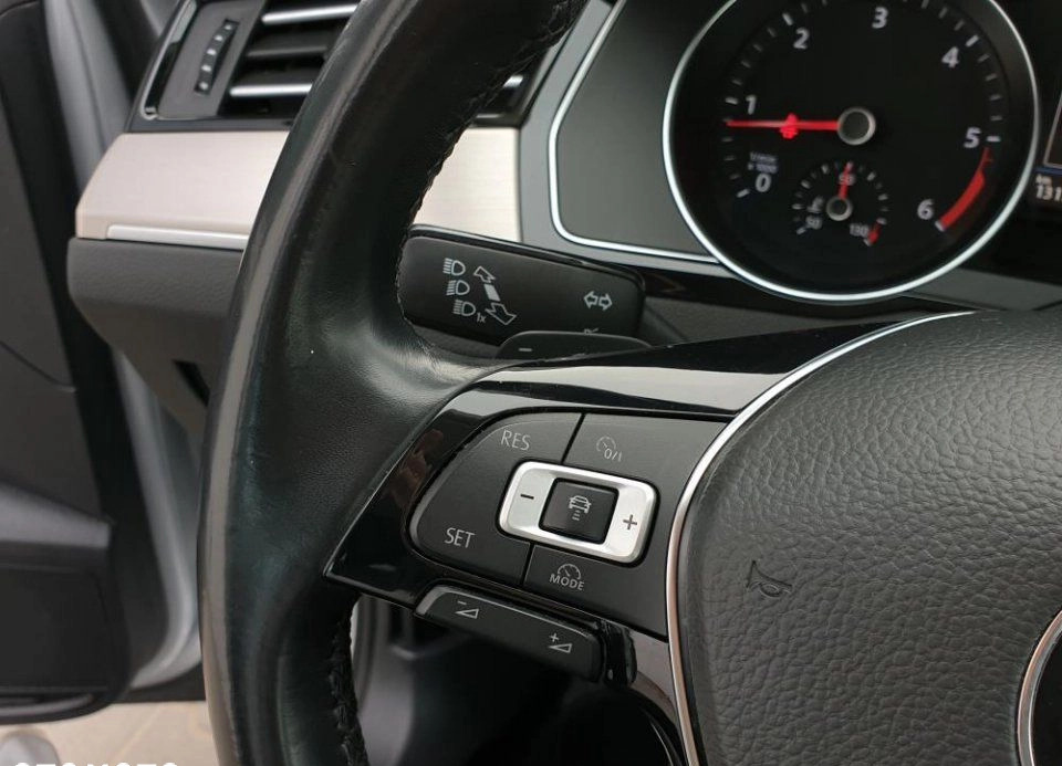 Volkswagen Passat cena 84900 przebieg: 131770, rok produkcji 2018 z Dębno małe 277